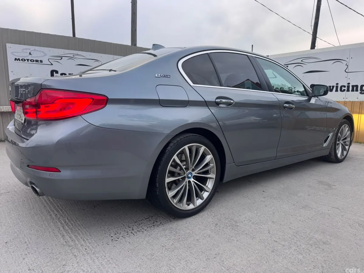 BMW 5-Series Saloon, Petrol Plug-in Hybrid, 2017, Blue