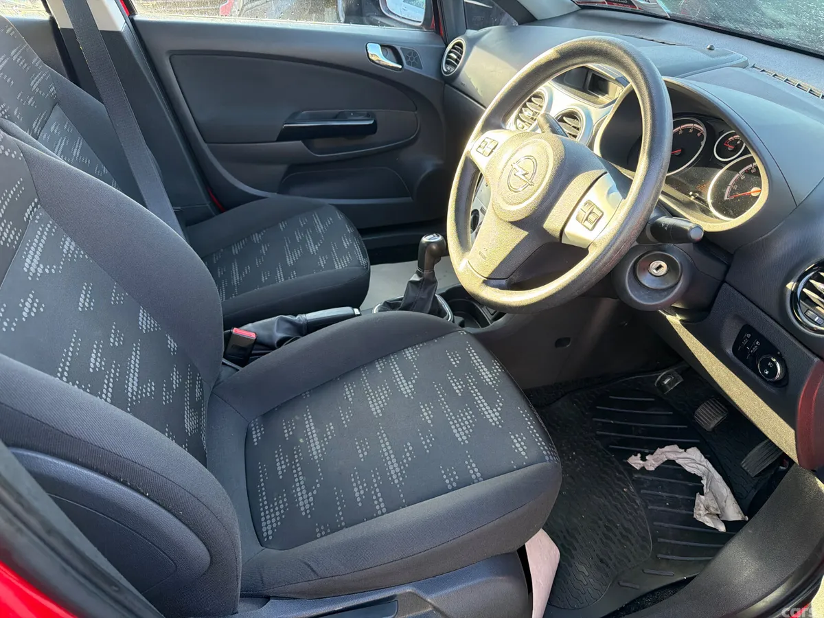 Opel Corsa Hatchback, Petrol, 2012, Red