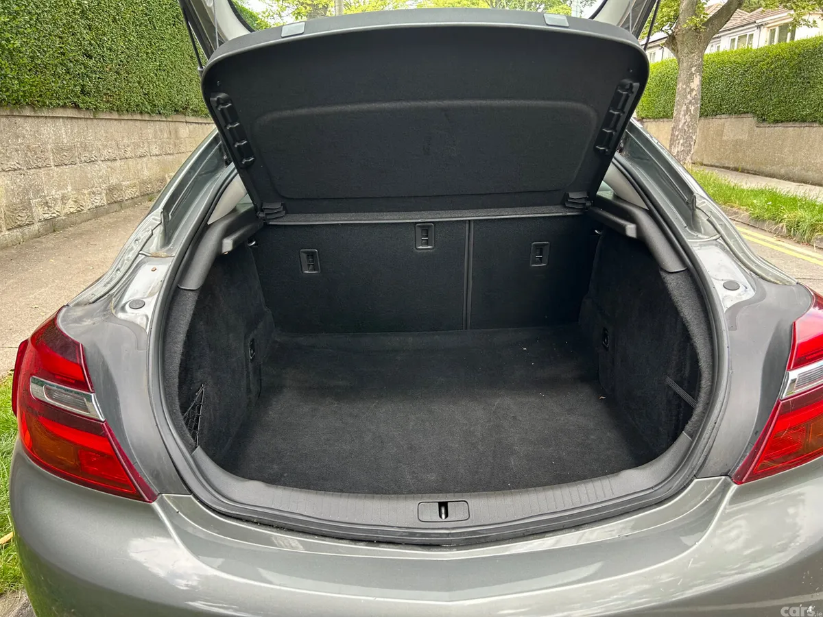 Opel Insignia Hatchback, Diesel, 2017, Grey