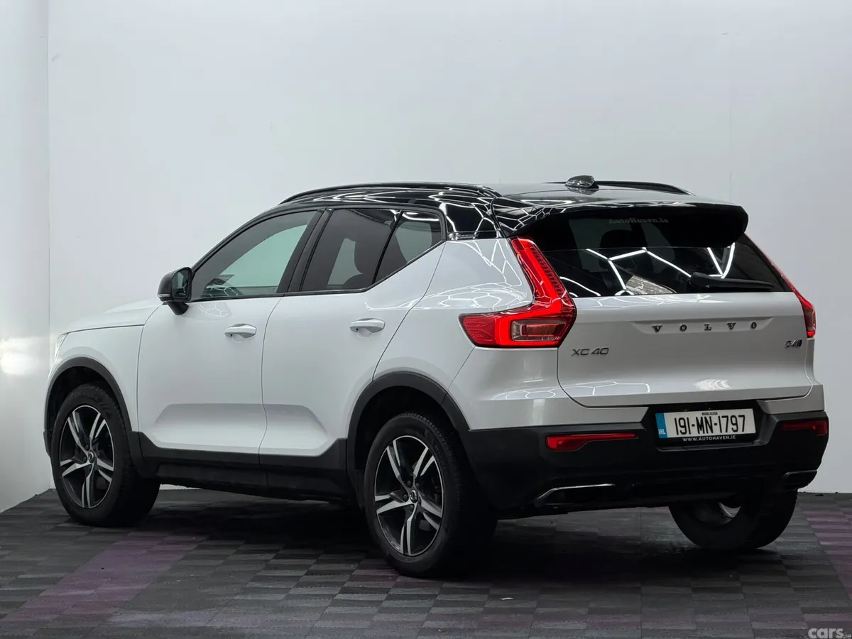 Volvo XC40 Estate, Diesel, 2019, White