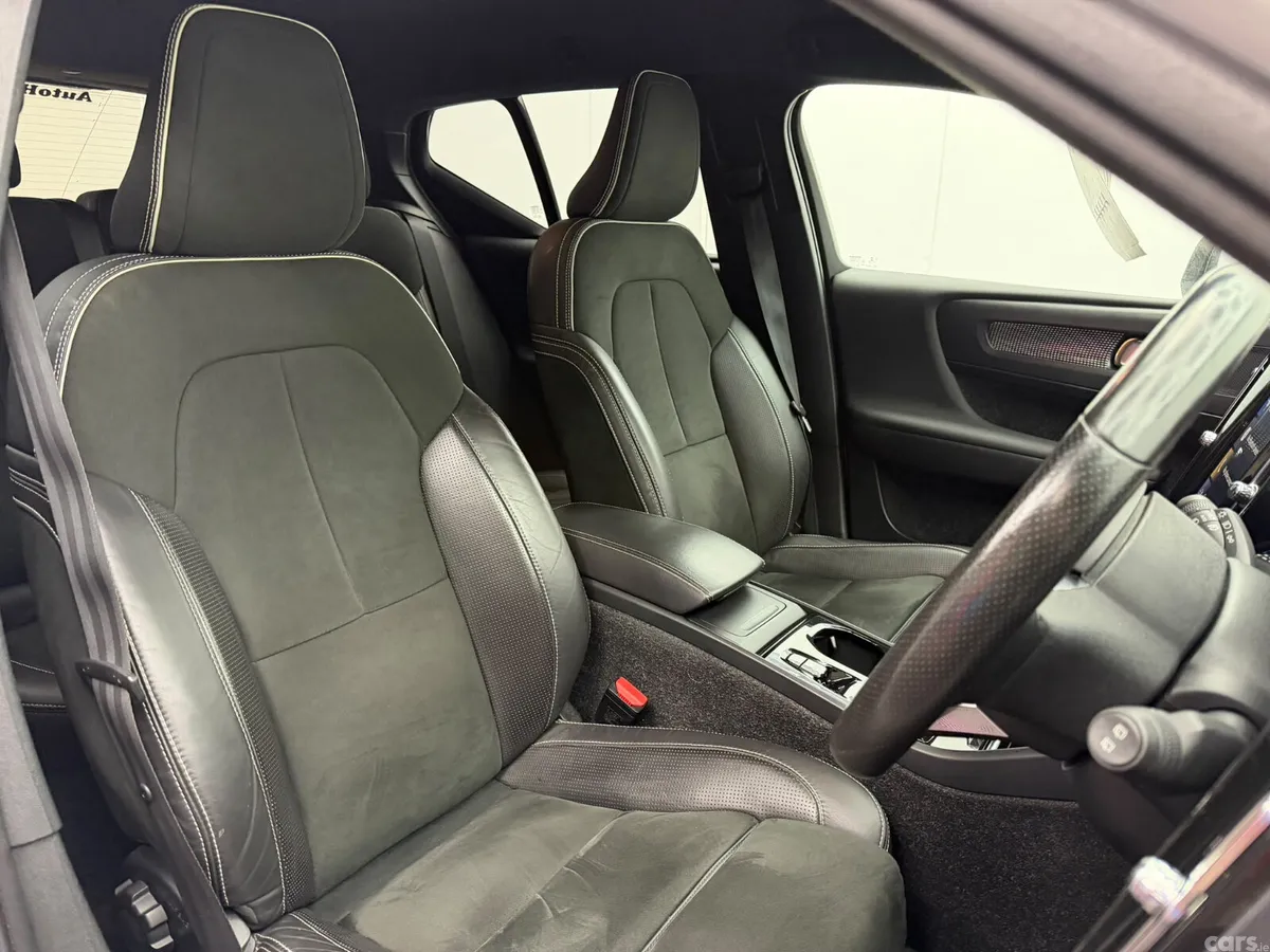 Volvo XC40 Estate, Diesel, 2019, White
