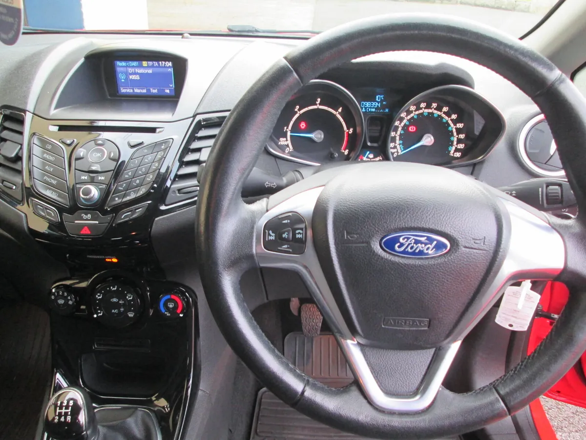 Ford Fiesta Hatchback, Diesel, 2016, Red