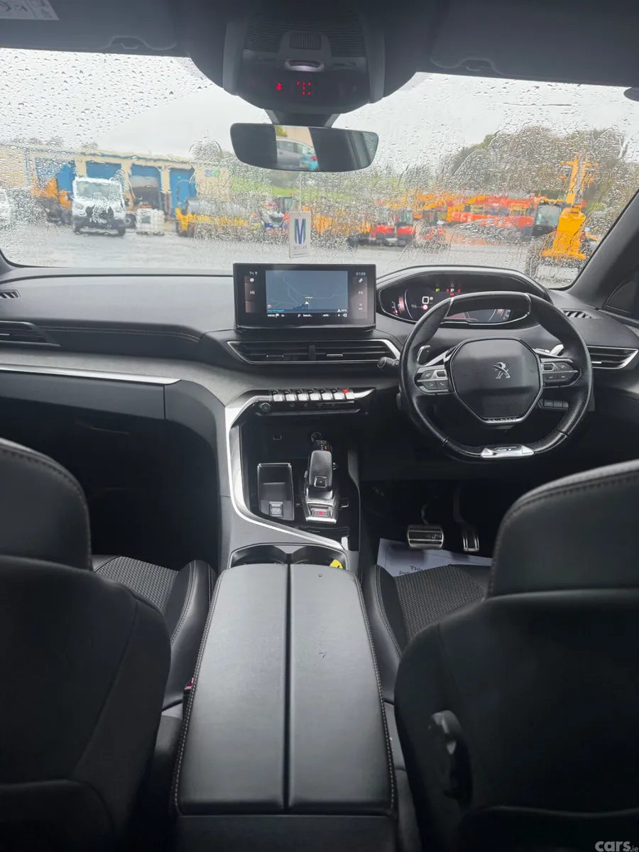 Peugeot 5008 SUV, Diesel, 2022, White