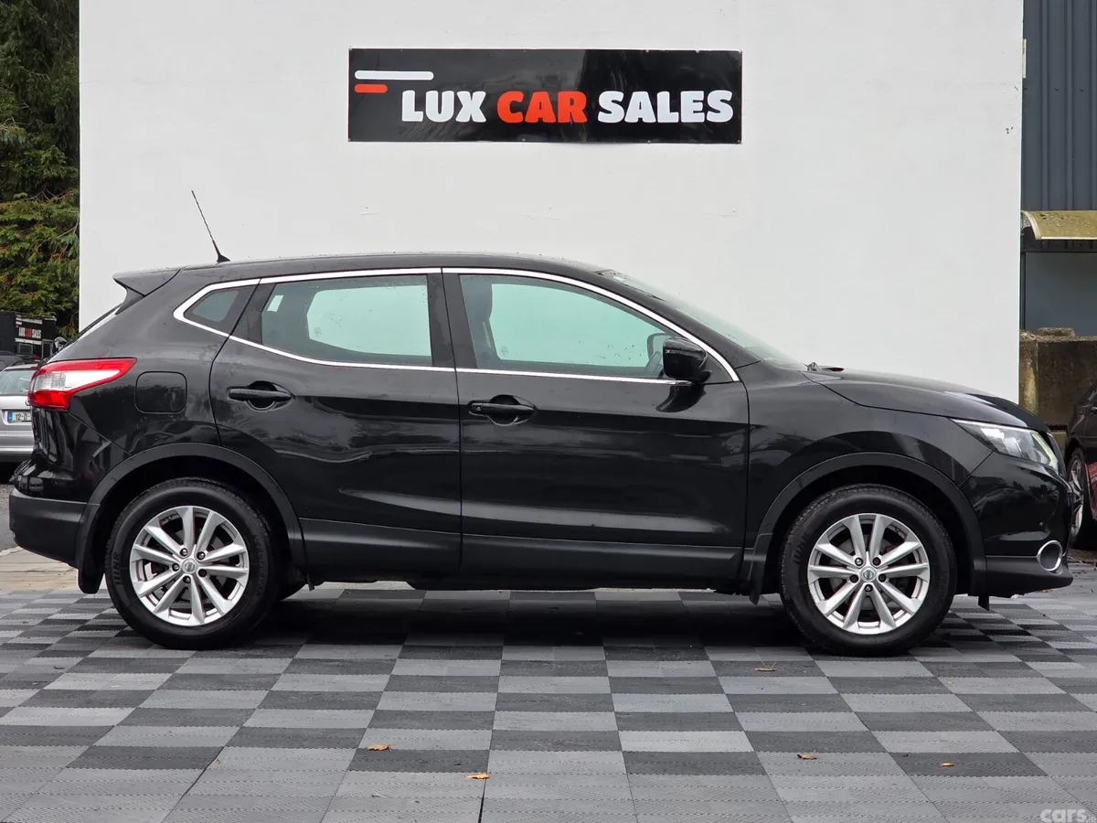 Nissan Qashqai SUV, Petrol, 2015, Black