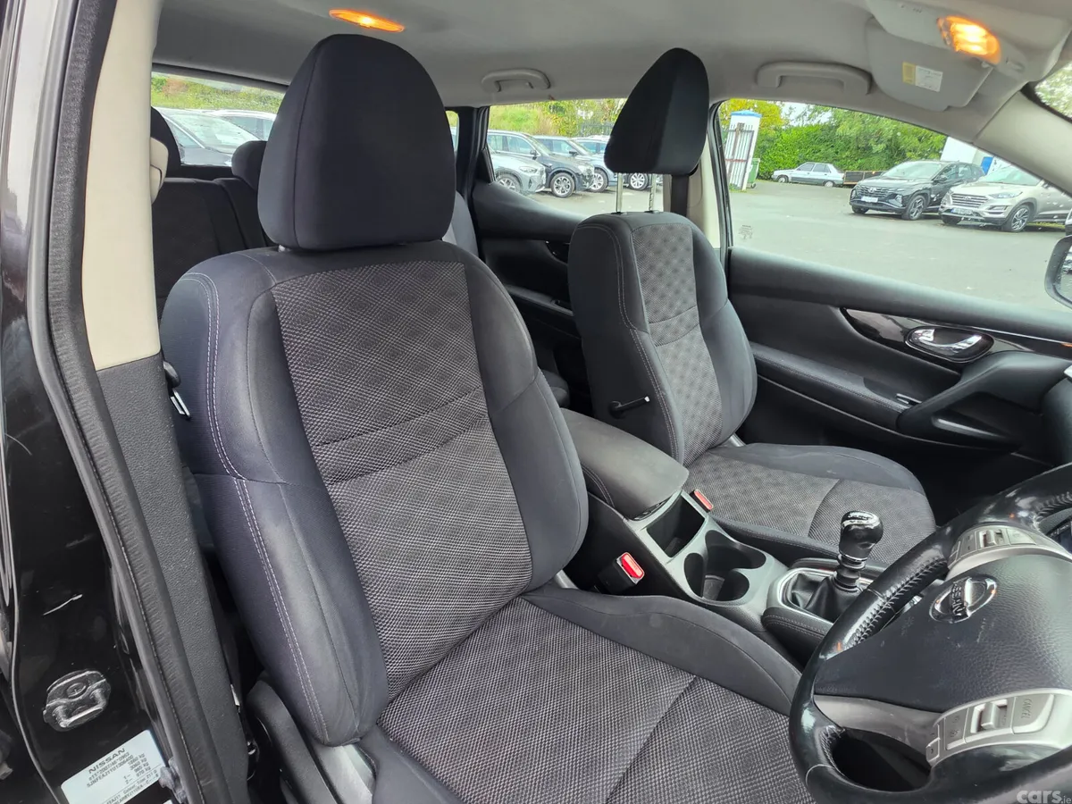 Nissan Qashqai SUV, Petrol, 2015, Black