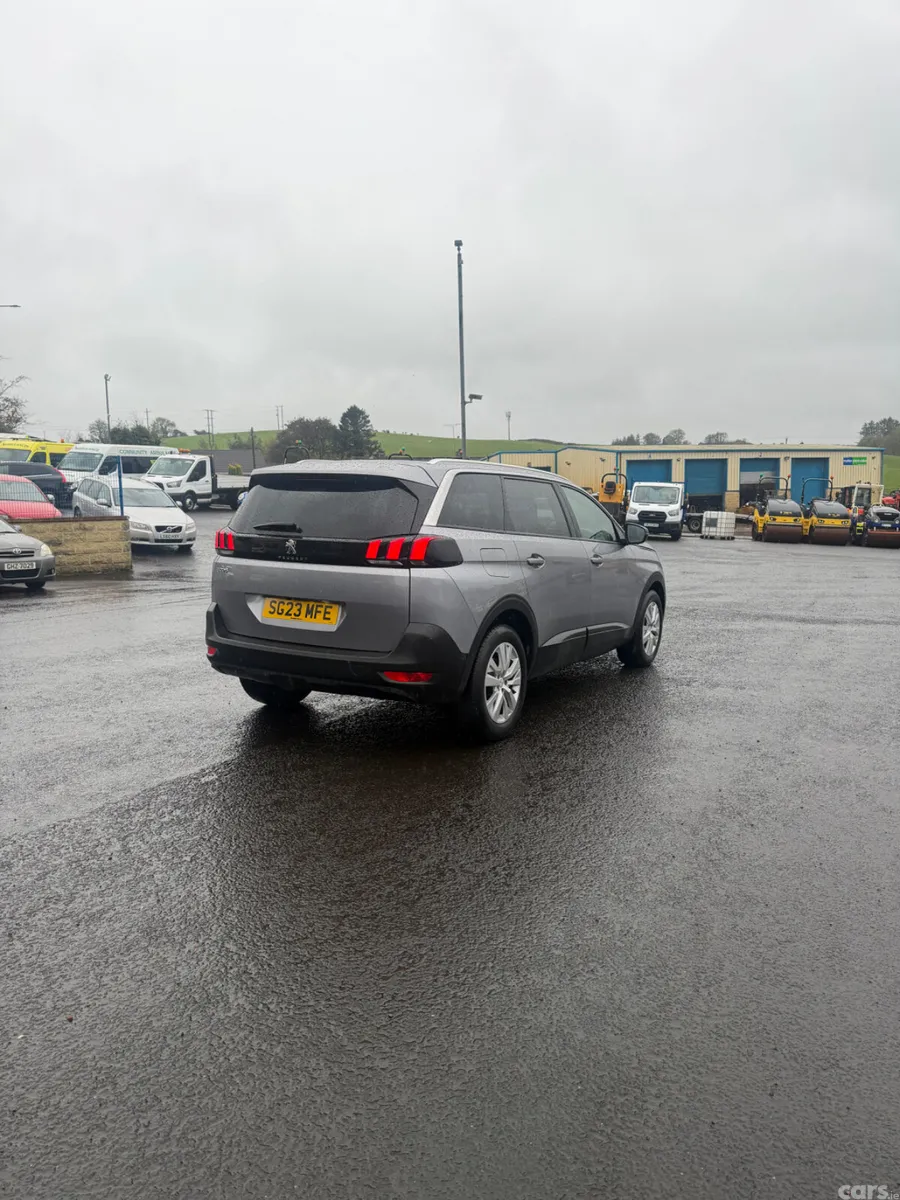 Peugeot 5008 SUV, Diesel, 2023, Grey