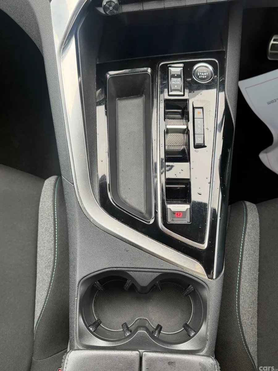 Peugeot 5008 SUV, Diesel, 2023, Grey
