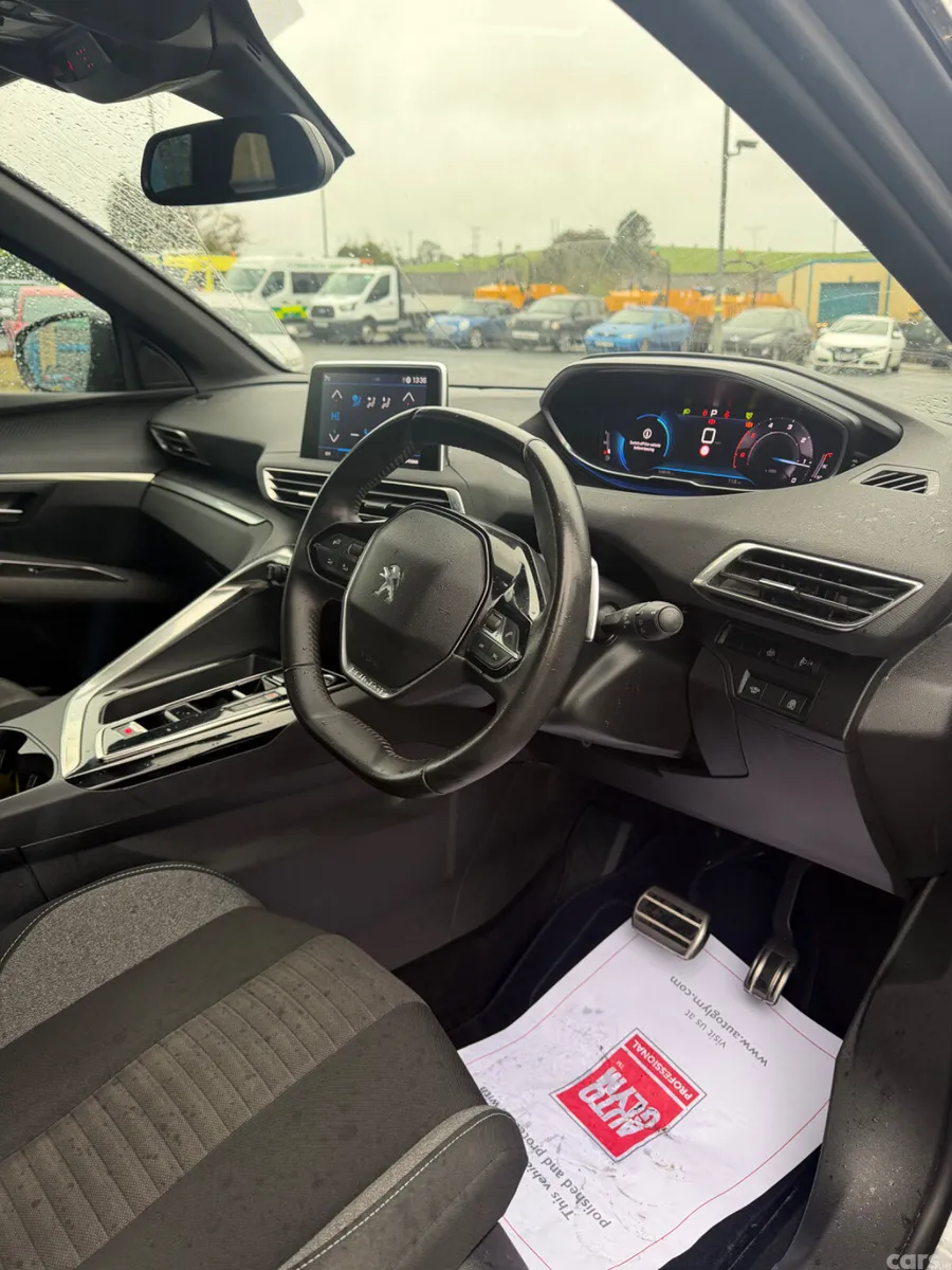 Peugeot 5008 SUV, Diesel, 2023, Grey