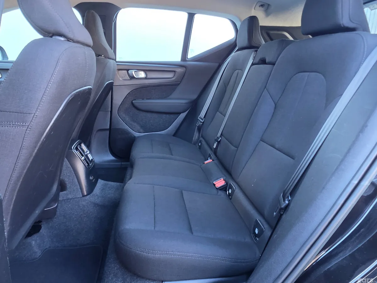 Volvo XC40 SUV, Petrol Plug-in Hybrid, 2023, Black