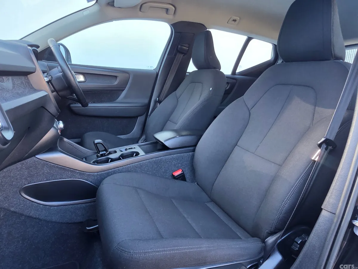 Volvo XC40 SUV, Petrol Plug-in Hybrid, 2023, Black