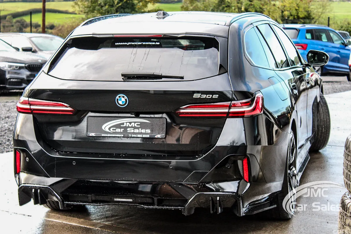 BMW 5-Series Estate, Petrol Plug-in Hybrid, 2025, Black