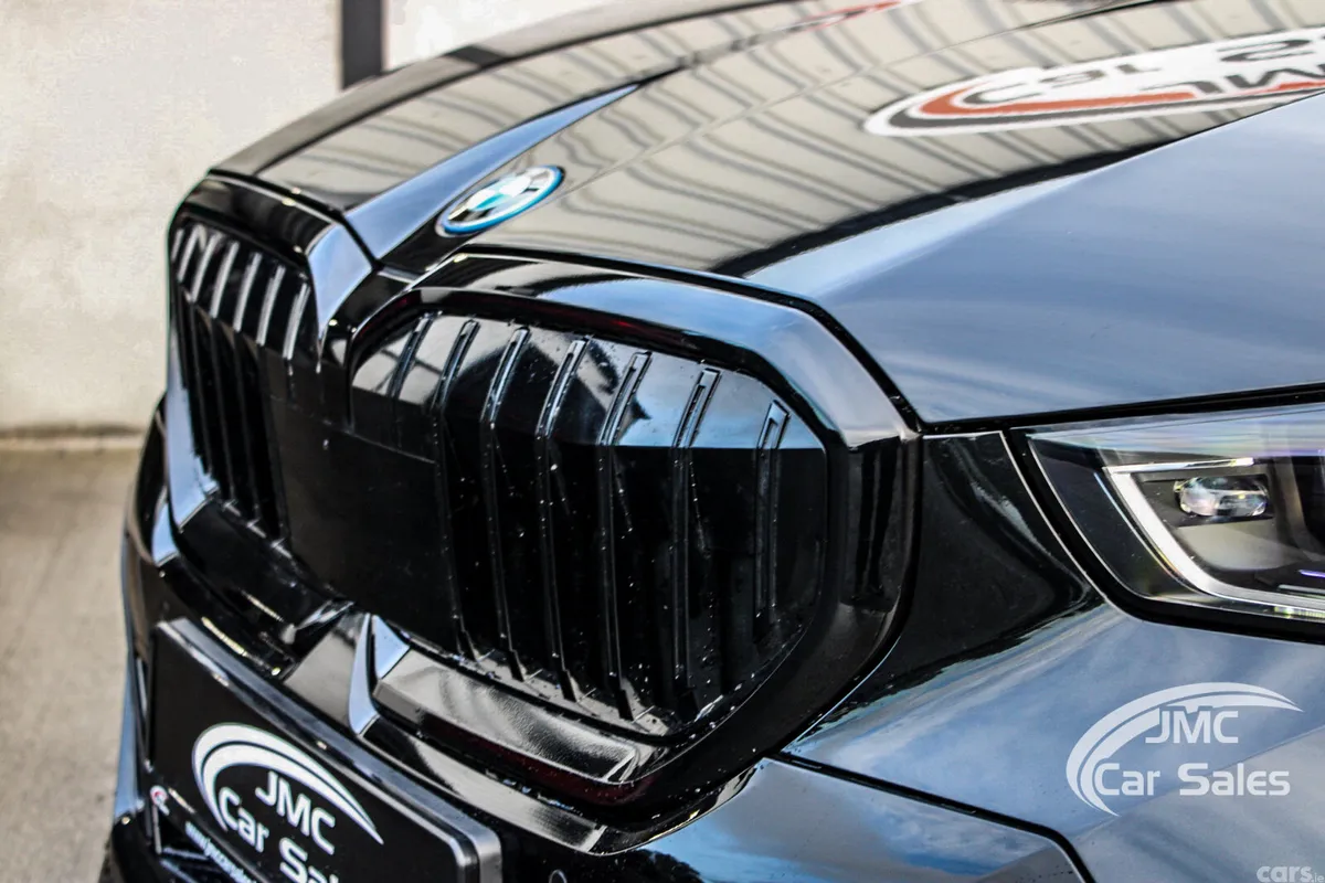 BMW 5-Series Estate, Petrol Plug-in Hybrid, 2025, Black