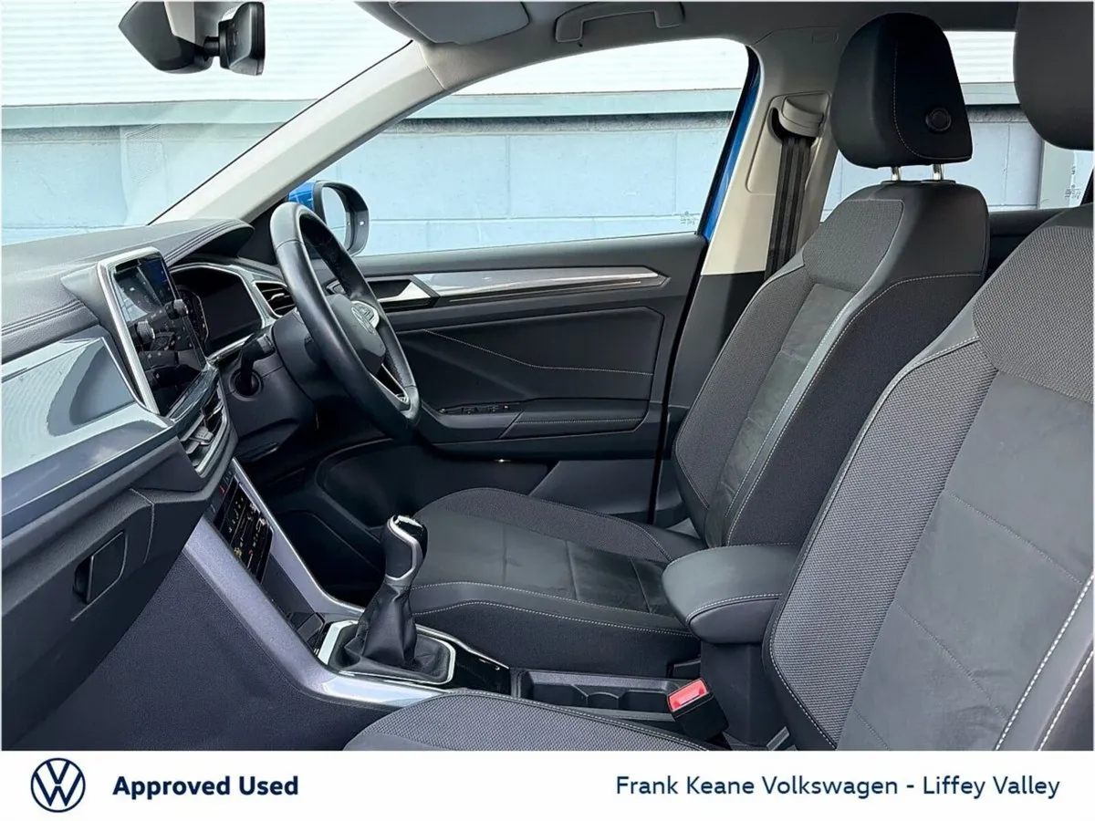 Volkswagen T-Roc SUV, Petrol, 2023, Blue