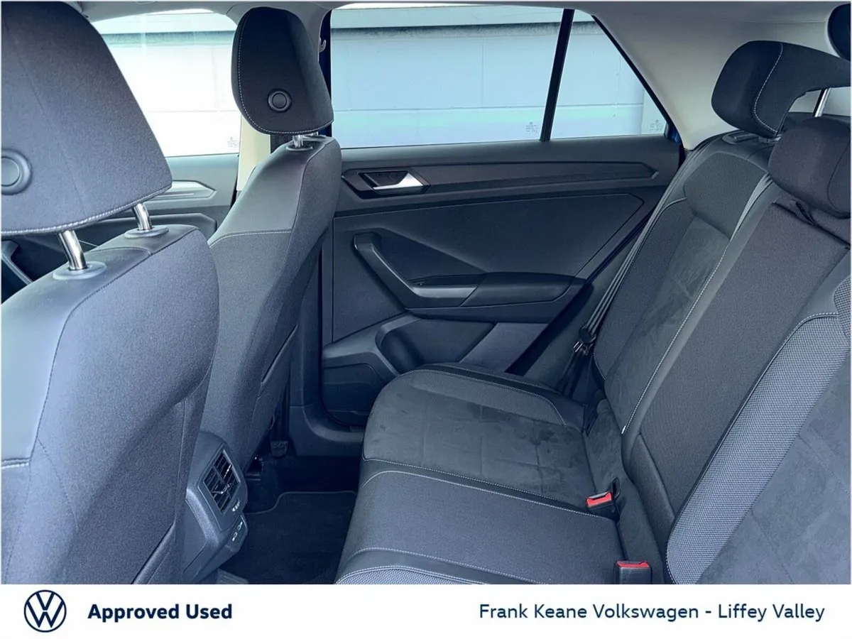 Volkswagen T-Roc SUV, Petrol, 2023, Blue