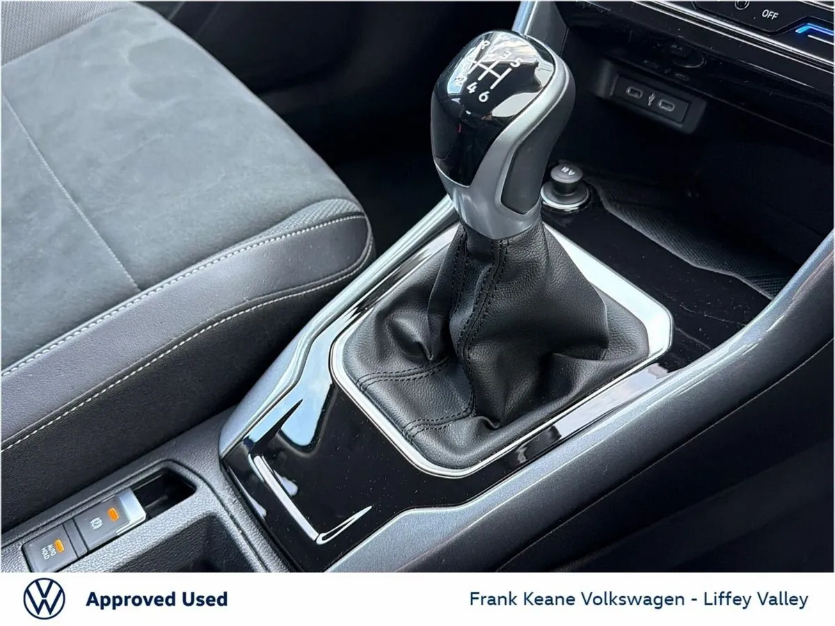Volkswagen T-Roc SUV, Petrol, 2023, Blue