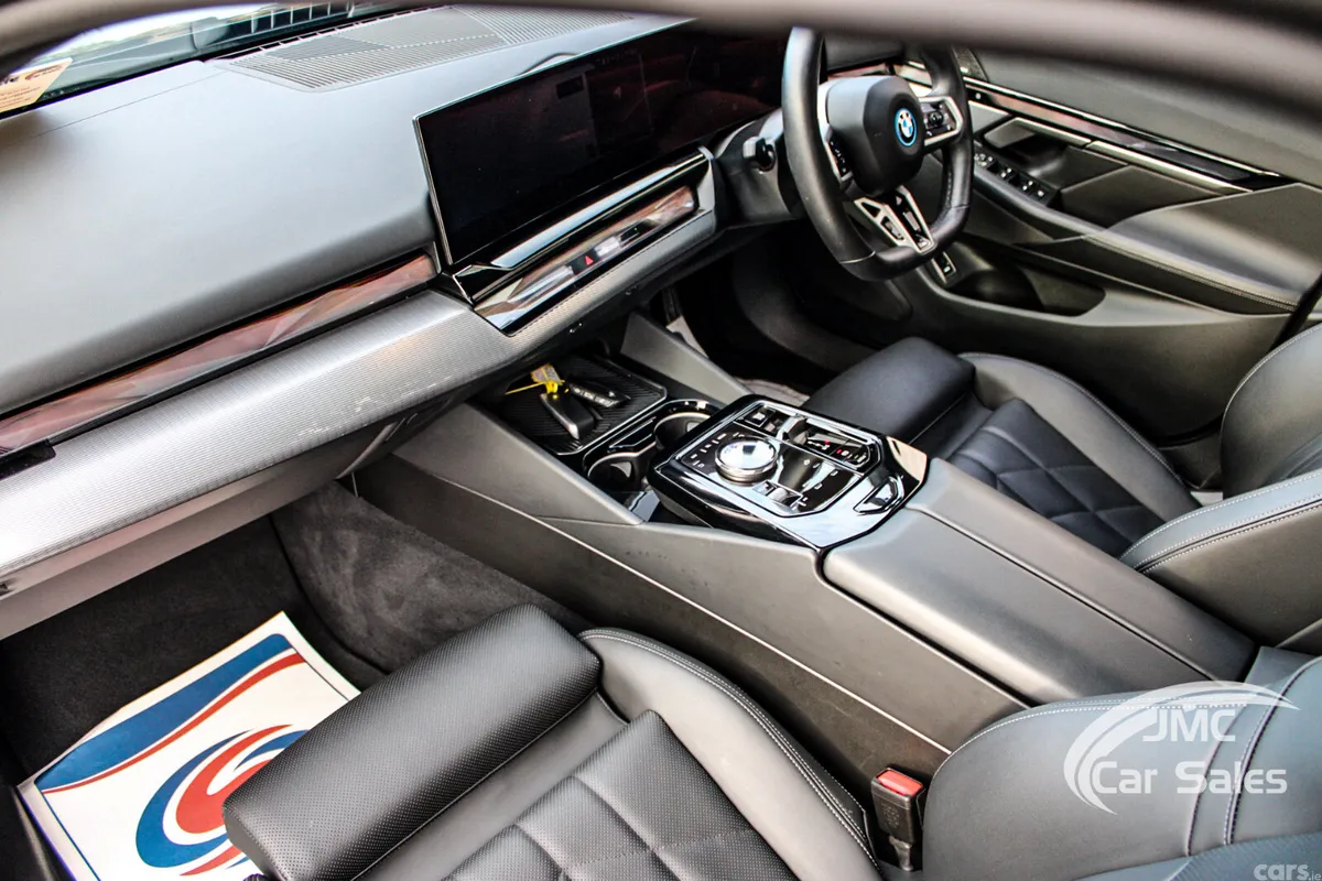 BMW 5-Series Estate, Petrol Plug-in Hybrid, 2025, Black