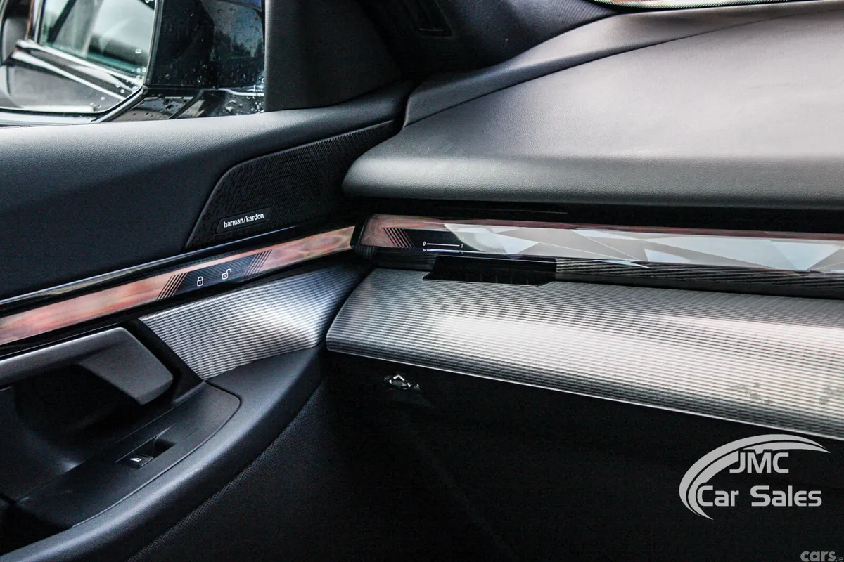 BMW 5-Series Estate, Petrol Plug-in Hybrid, 2025, Black