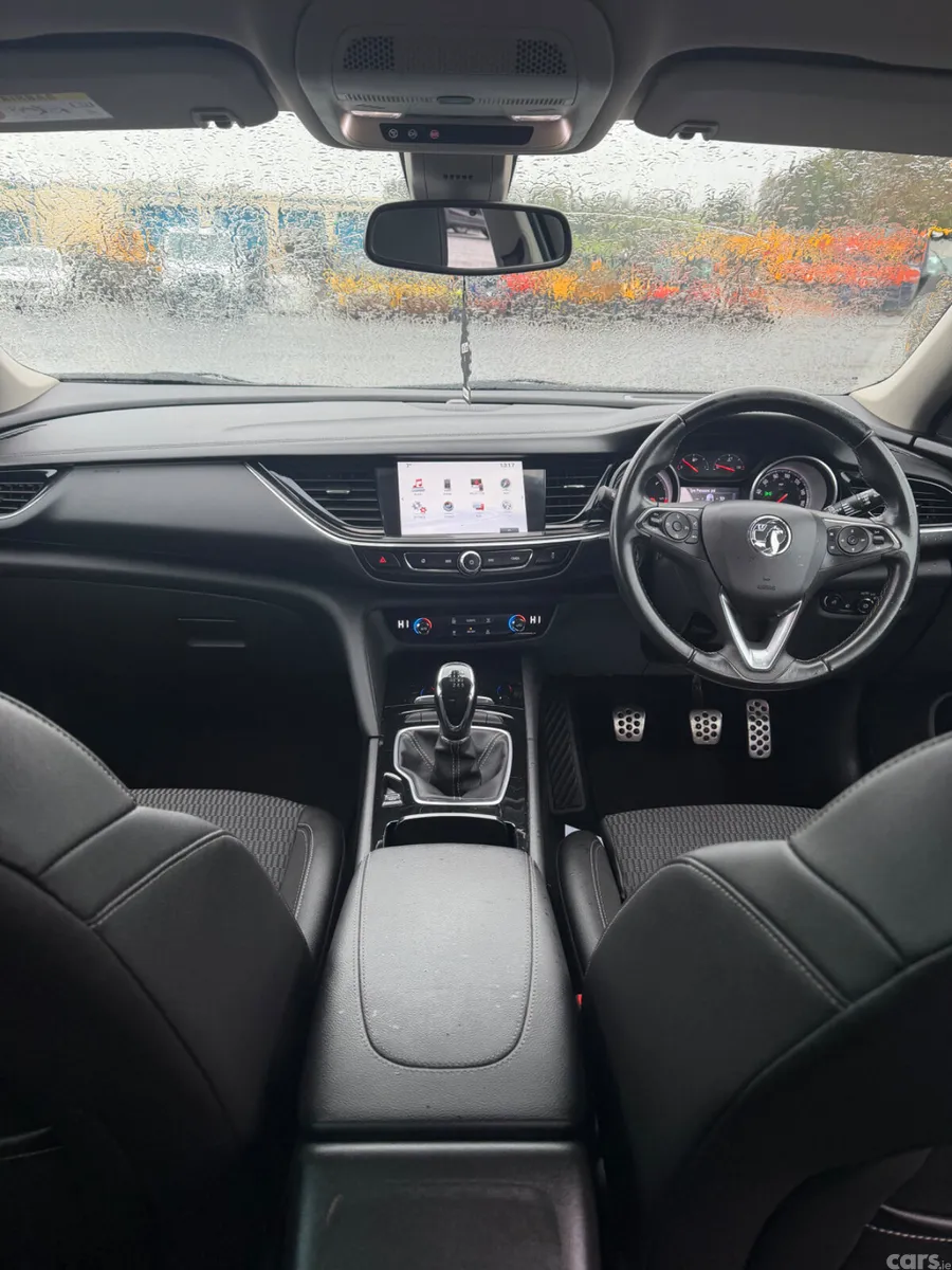 Vauxhall Insignia Hatchback, Diesel, 2017, Silver