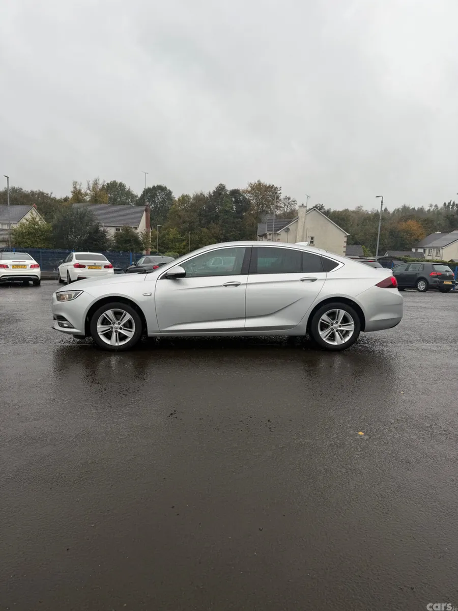Vauxhall Insignia Hatchback, Diesel, 2017, Silver