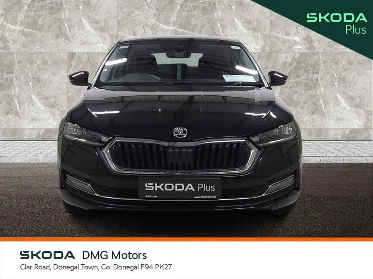 Skoda Octavia Saloon, Diesel, 2023, Black