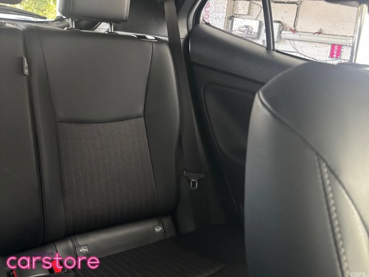 Toyota Yaris Cross SUV, Petrol Hybrid, 2021, Black