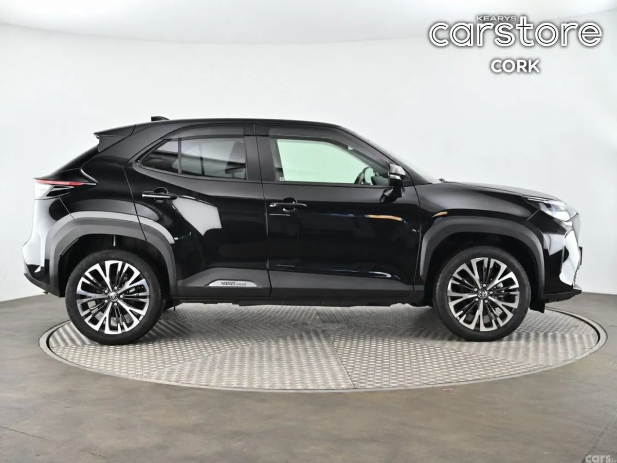 Toyota Yaris Cross SUV, Petrol Hybrid, 2021, Black