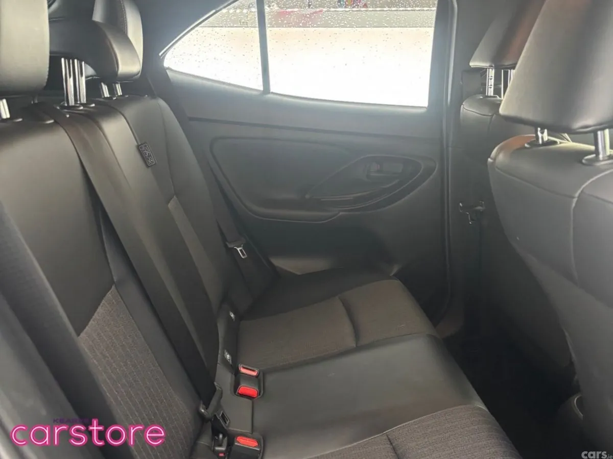 Toyota Yaris Cross SUV, Petrol Hybrid, 2021, Black