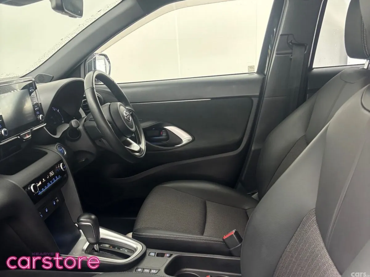 Toyota Yaris Cross SUV, Petrol Hybrid, 2021, Black