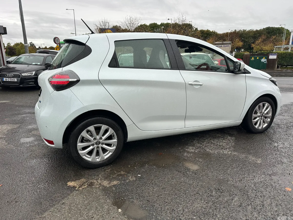 Renault Zoe Hatchback, Electric, 2022, White