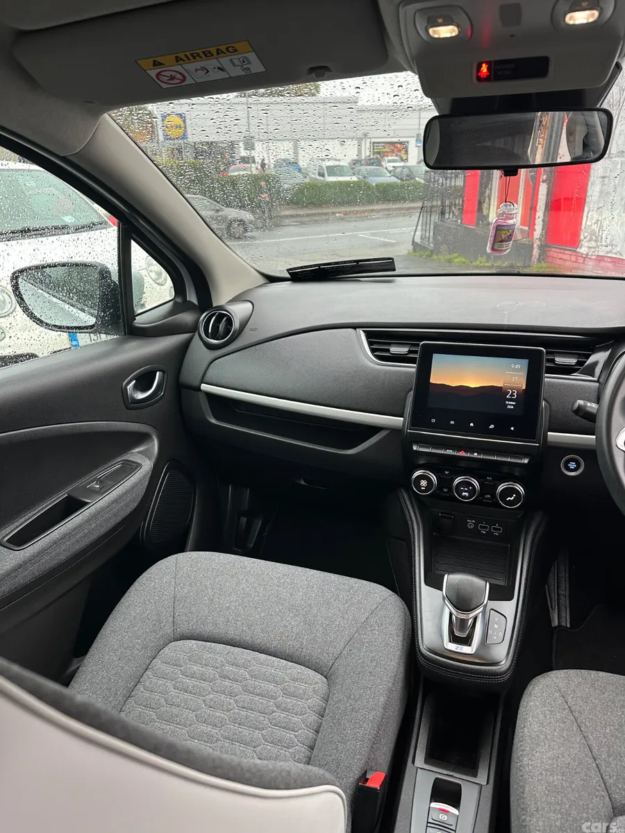 Renault Zoe Hatchback, Electric, 2022, White