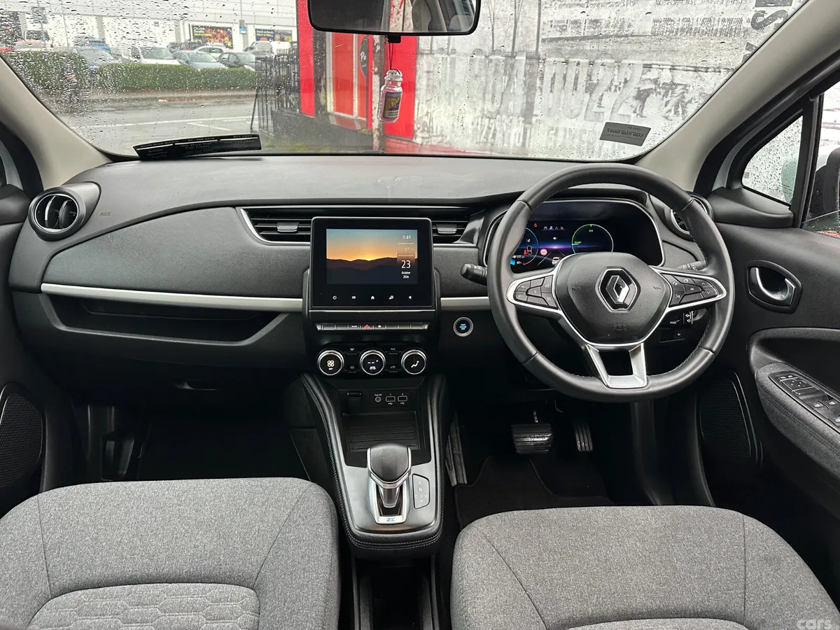 Renault Zoe Hatchback, Electric, 2022, White