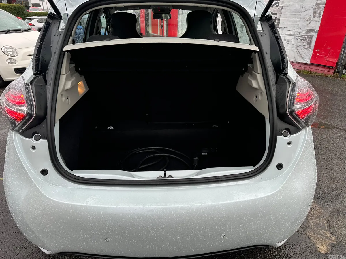 Renault Zoe Hatchback, Electric, 2022, White