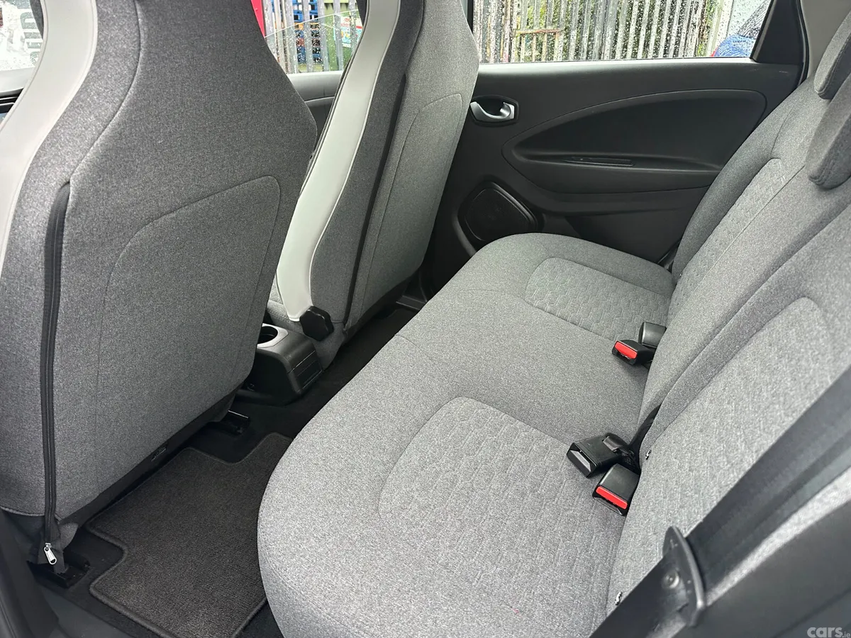 Renault Zoe Hatchback, Electric, 2022, White