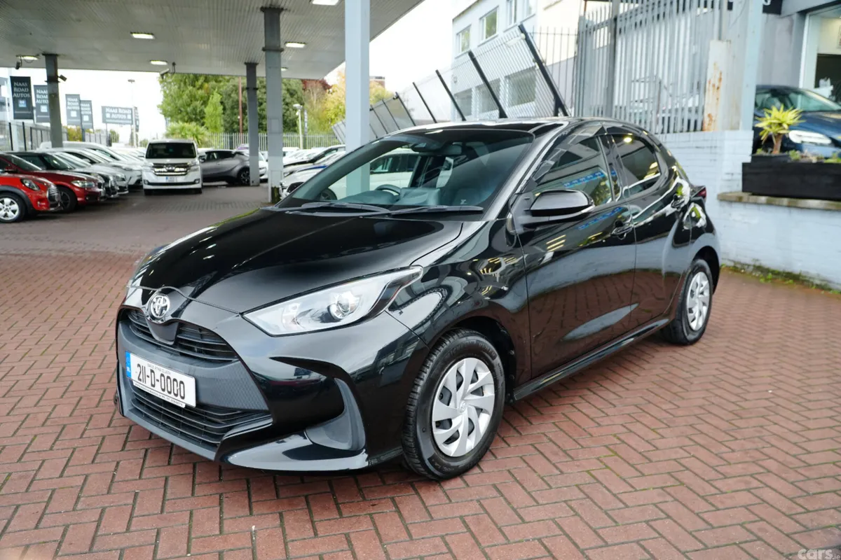 Toyota Yaris Hatchback, Petrol, 2021, Black