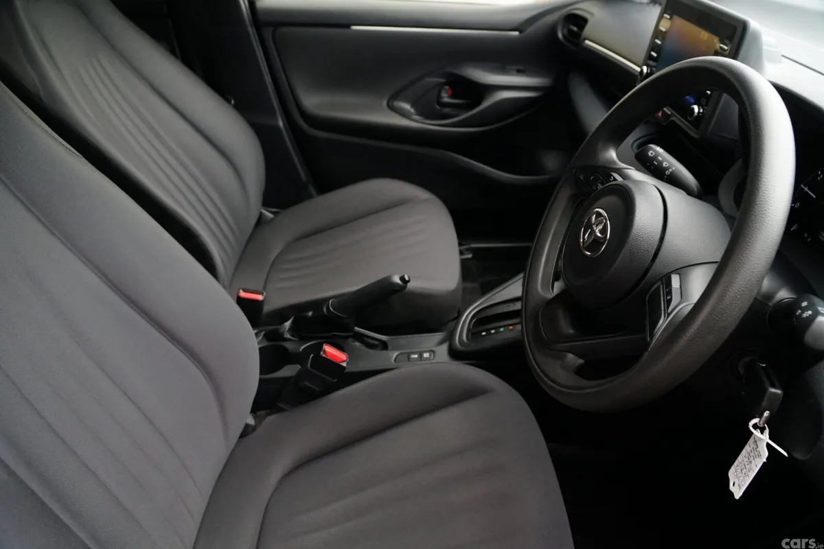 Toyota Yaris Hatchback, Petrol, 2021, Black