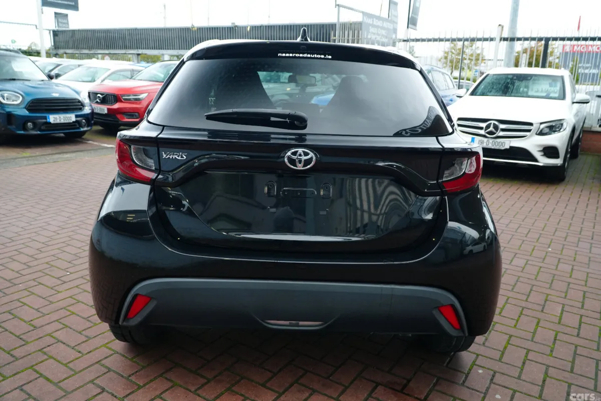 Toyota Yaris Hatchback, Petrol, 2021, Black
