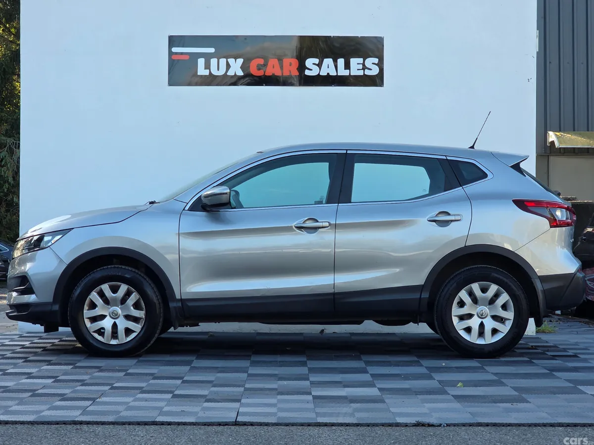 Nissan Qashqai SUV, Petrol, 2017, Grey