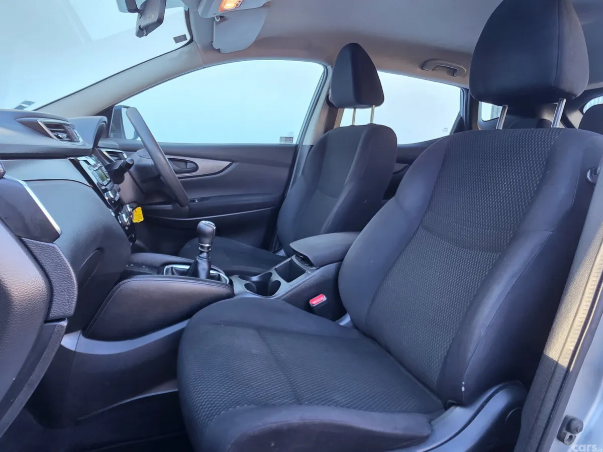 Nissan Qashqai SUV, Petrol, 2017, Grey