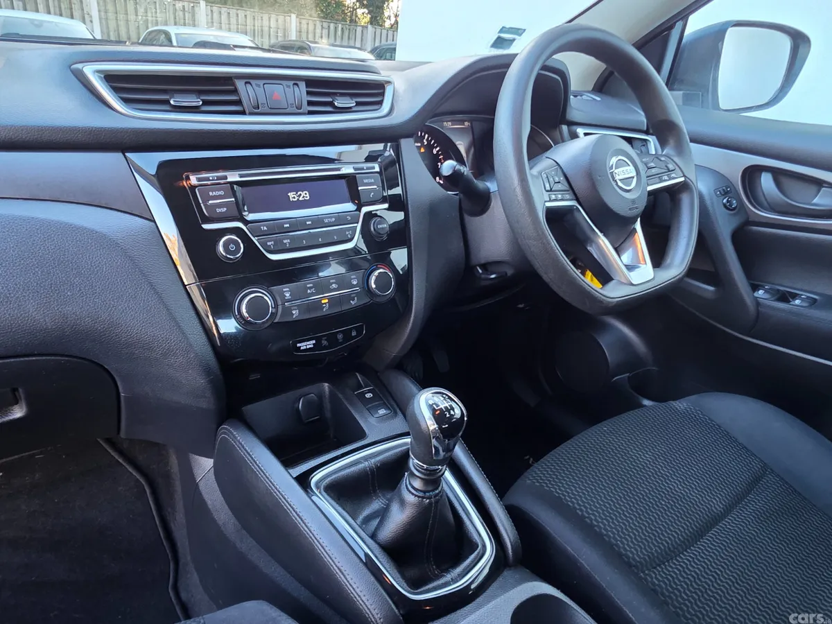 Nissan Qashqai SUV, Petrol, 2017, Grey