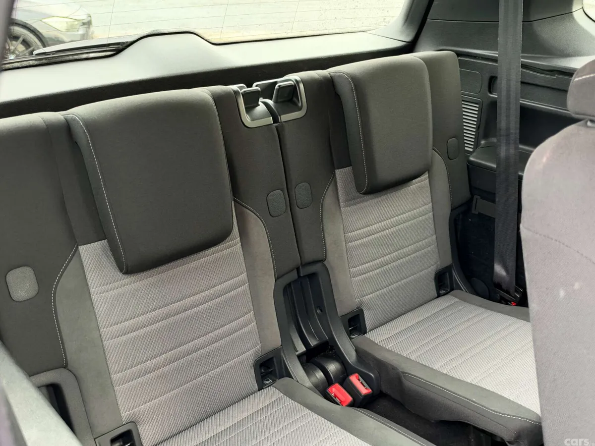Volkswagen Touran MPV, Diesel, 2018, Black