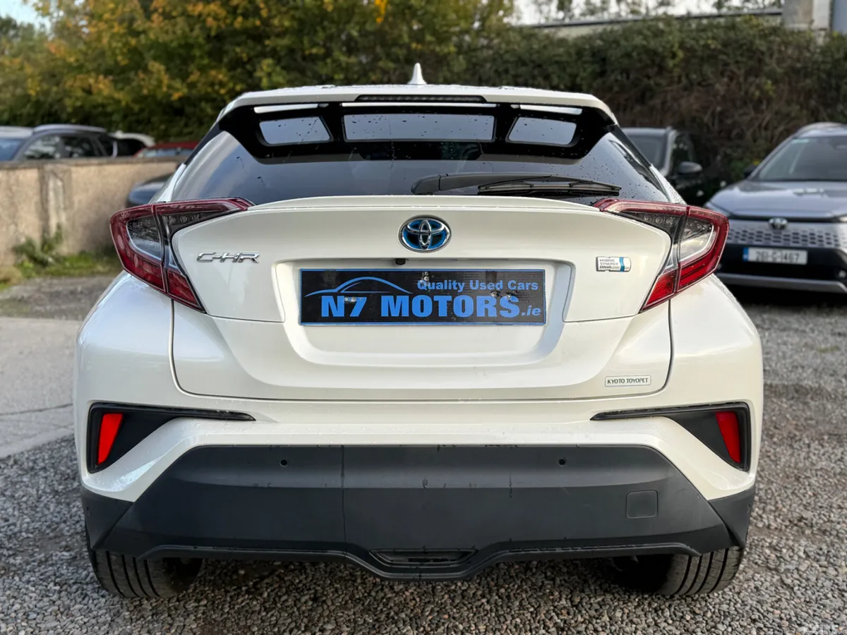 Toyota C-HR SUV, Petrol Hybrid, 2018, White