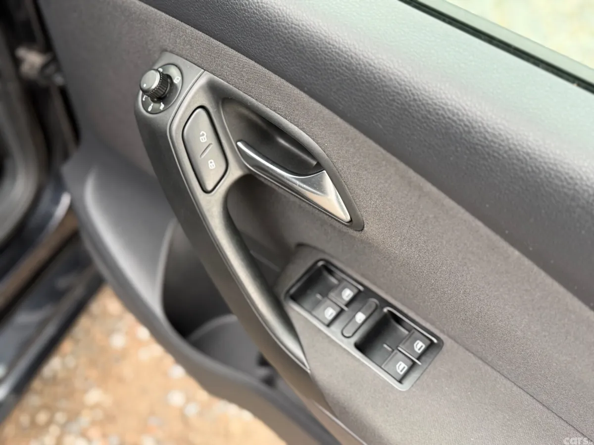 Volkswagen Polo Hatchback, Petrol, 2012, Black