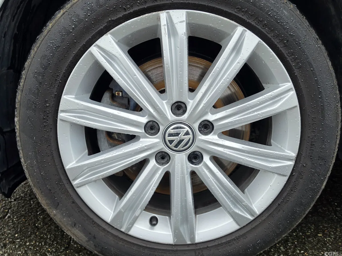 Volkswagen Touran MPV, Petrol, 2016, White