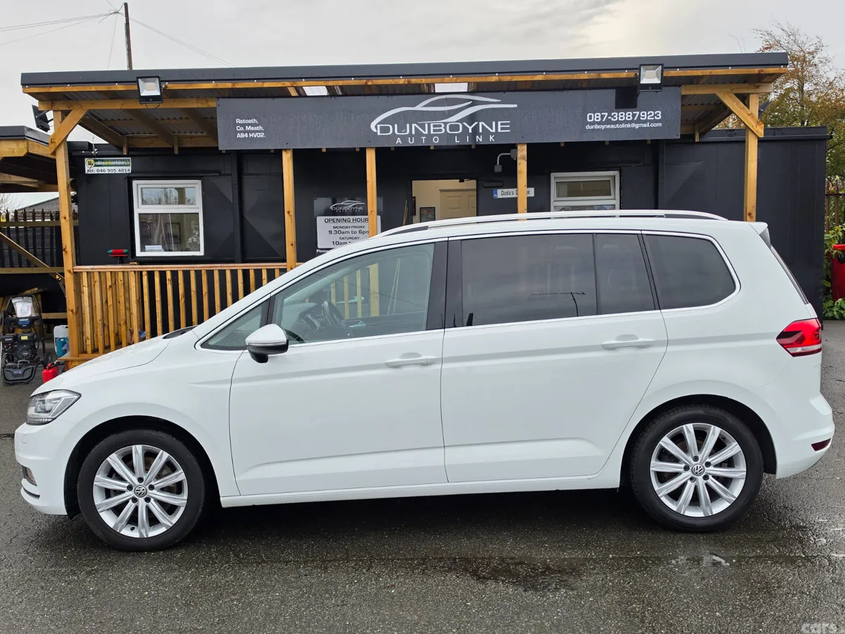 Volkswagen Touran MPV, Petrol, 2016, White