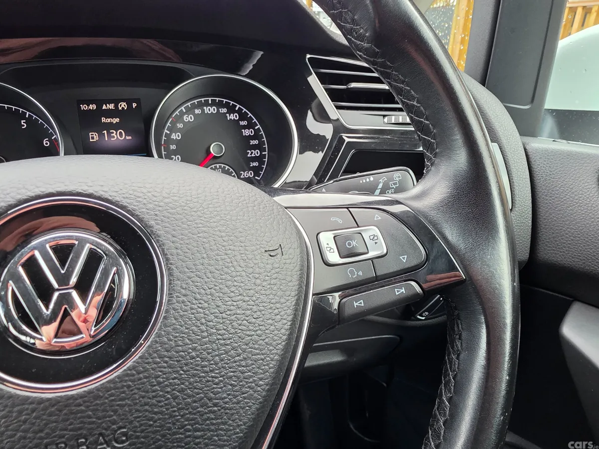 Volkswagen Touran MPV, Petrol, 2016, White