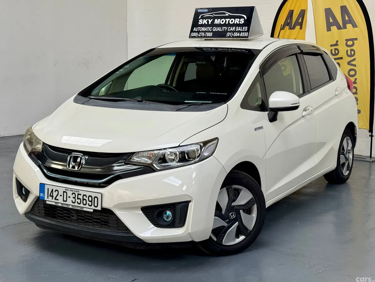 Honda Fit Hatchback, Petrol Hybrid, 2014, White