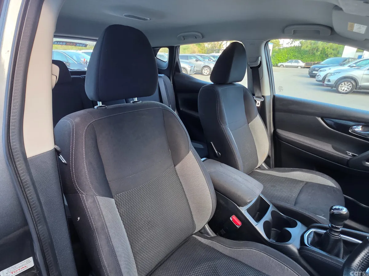Nissan Qashqai SUV, Diesel, 2017, Grey