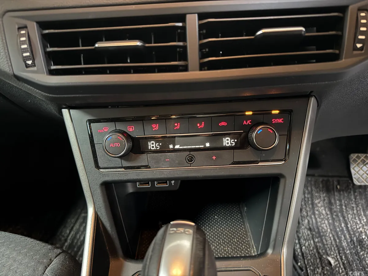 Volkswagen Polo Hatchback, Petrol, 2018, White