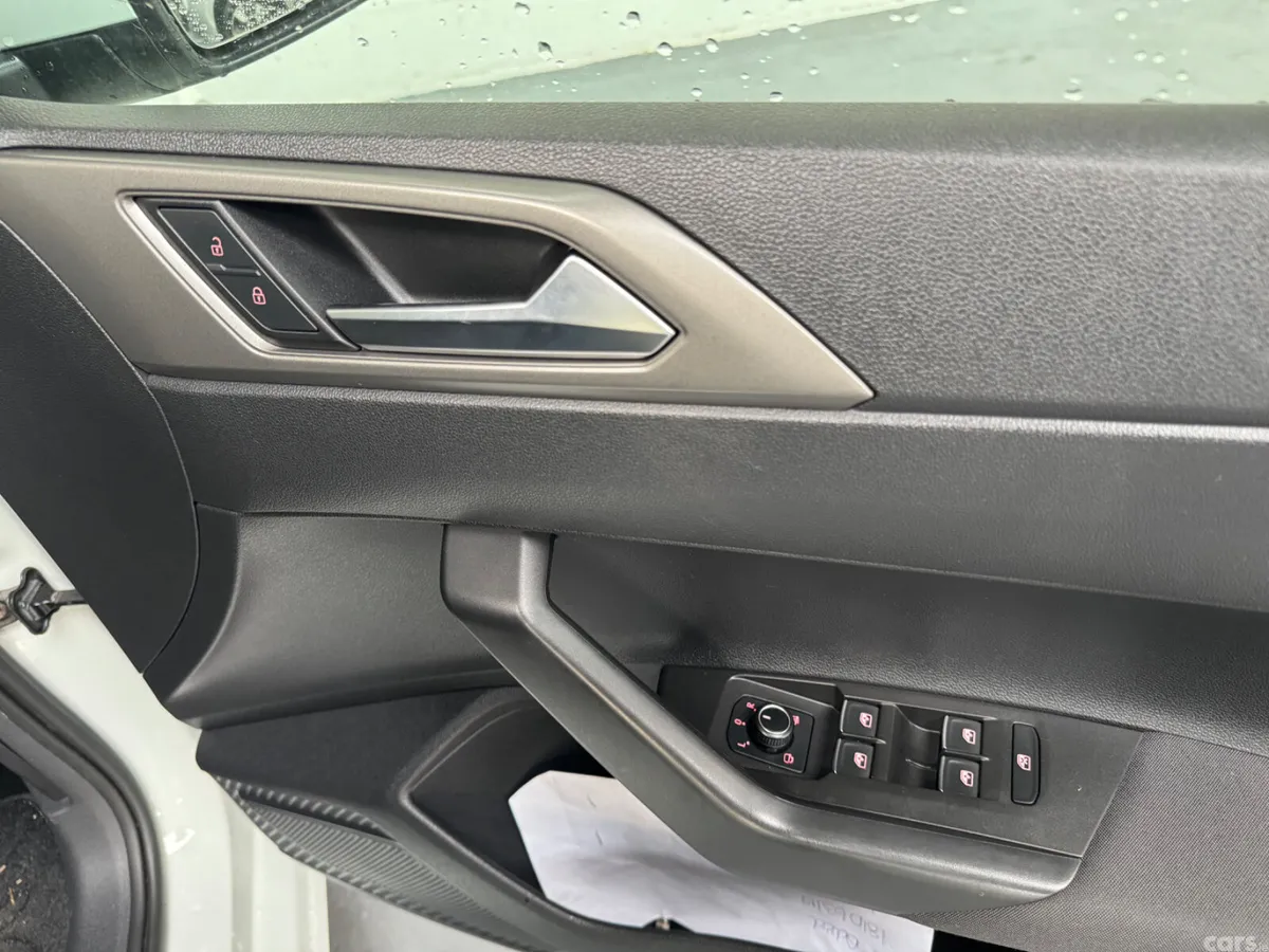Volkswagen Polo Hatchback, Petrol, 2018, White