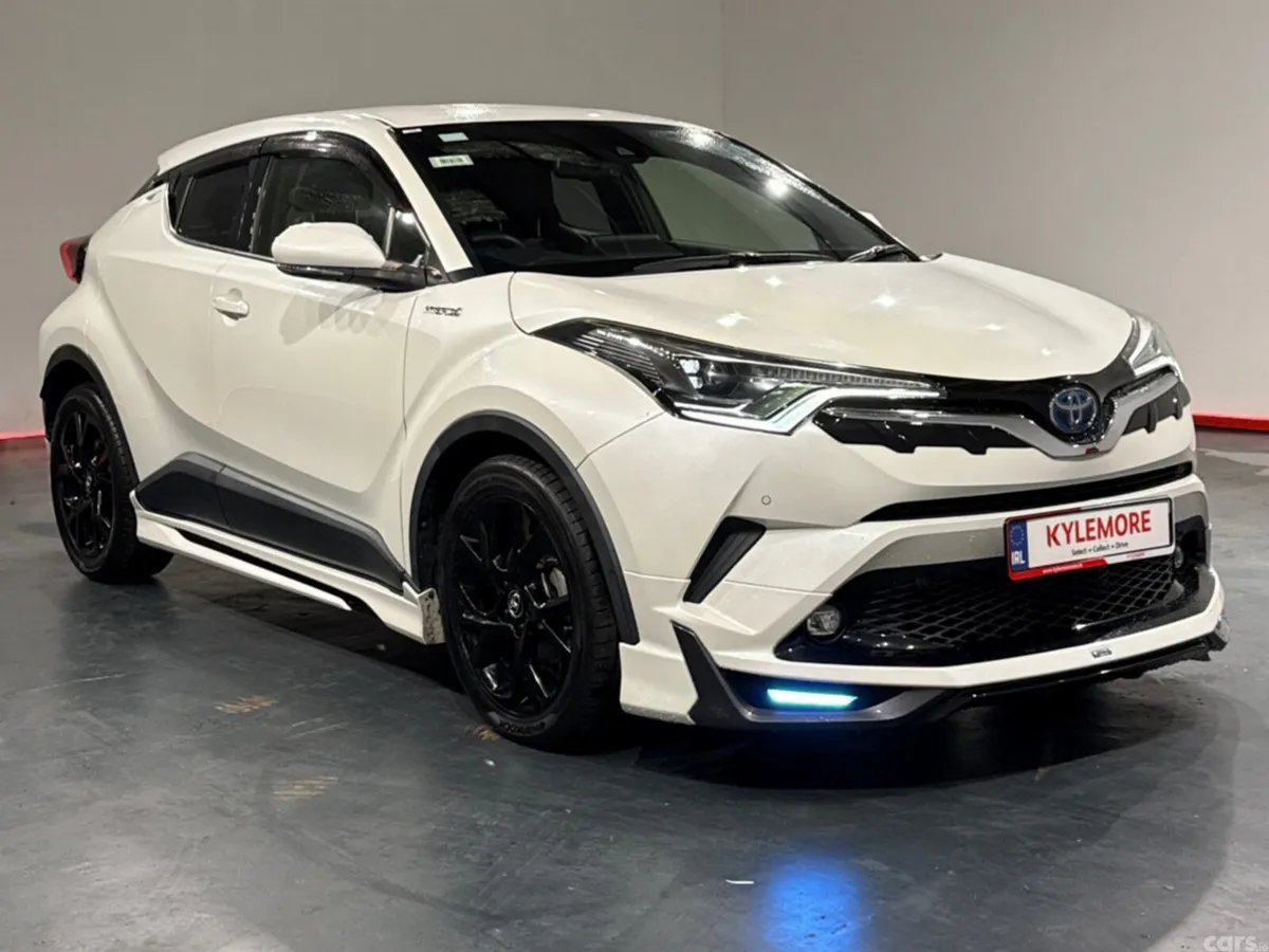 Toyota C-HR SUV, Petrol Hybrid, 2018, White